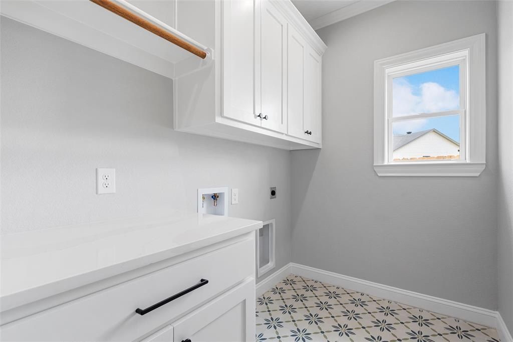 12004 Kenai Circle. Woodway, TX 76712