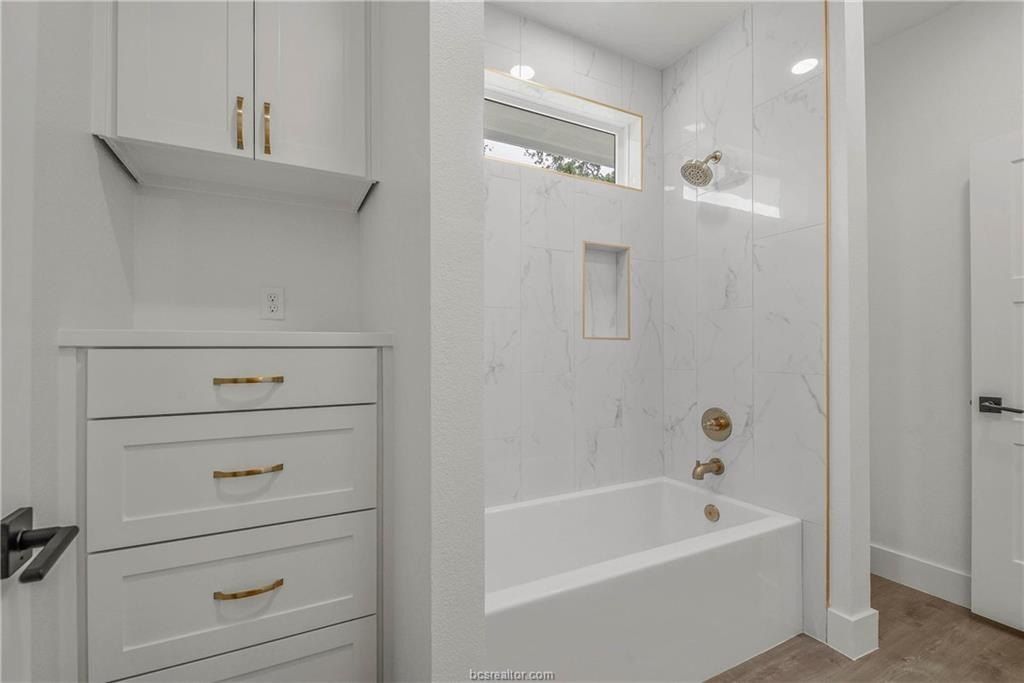 2201 High Meadows Trail. Franklin, TX 77856