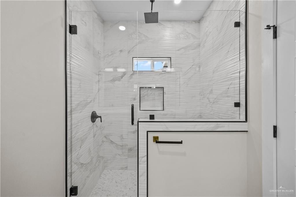 5805 N Playa Del Sol Street. Edinburg, TX 78542