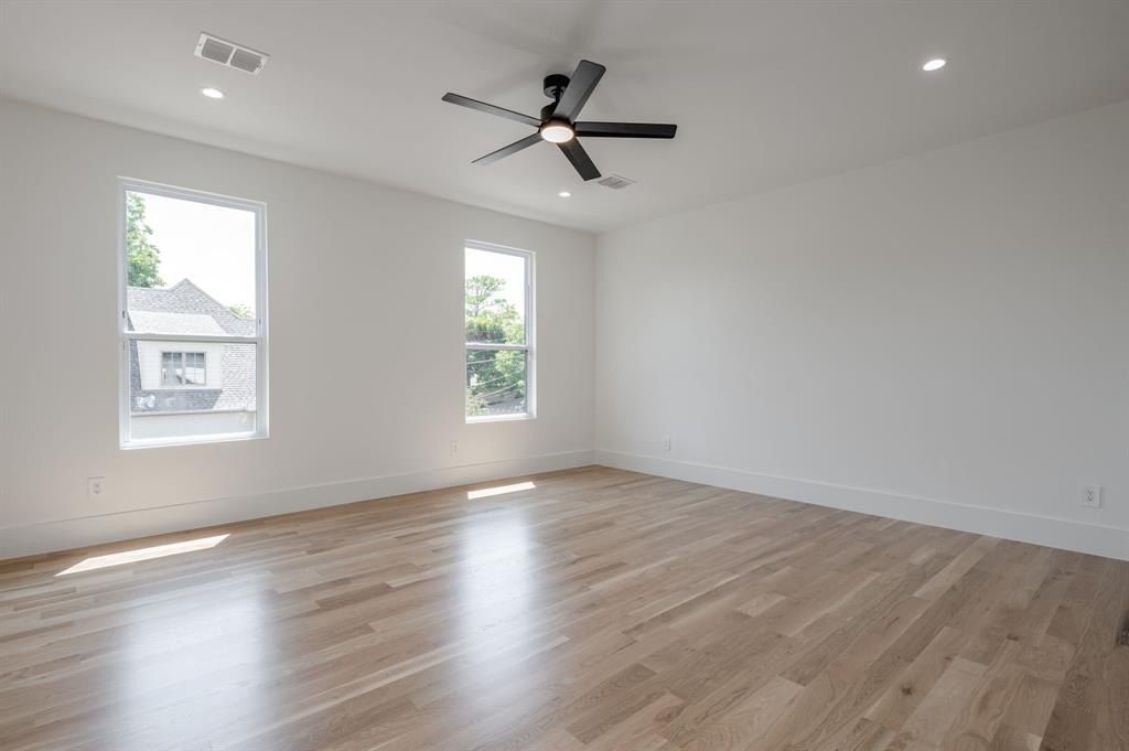 7503 Robin Road. Dallas, TX 75209