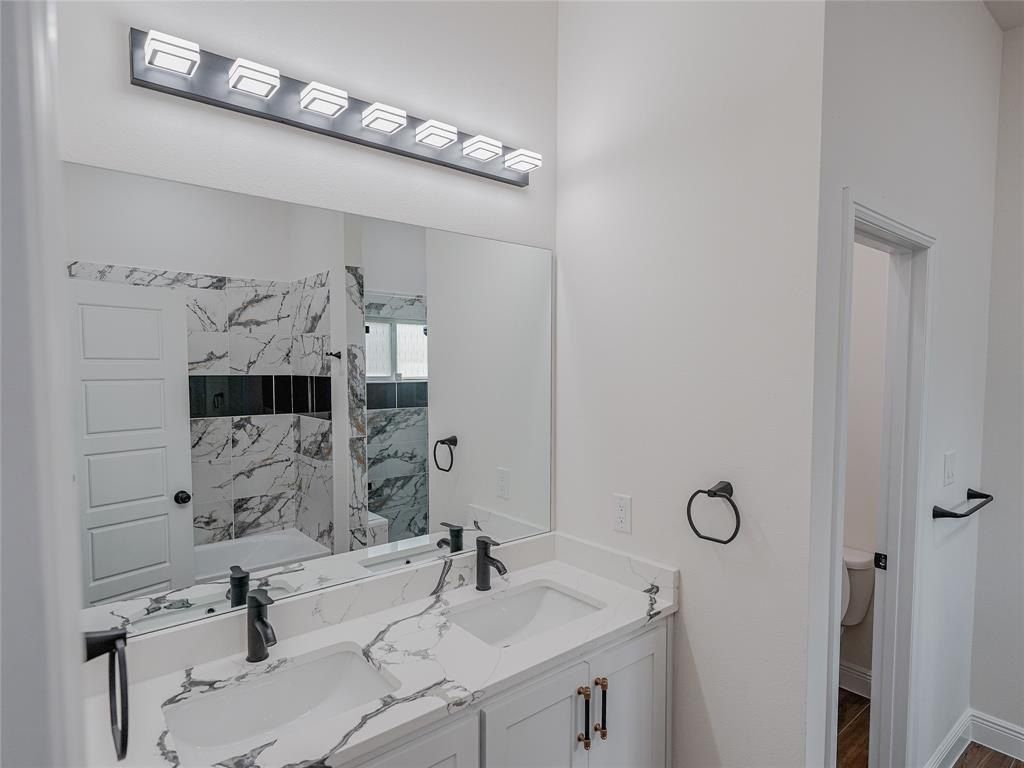 4507 Metropolitan Avenue. Dallas, TX 75210