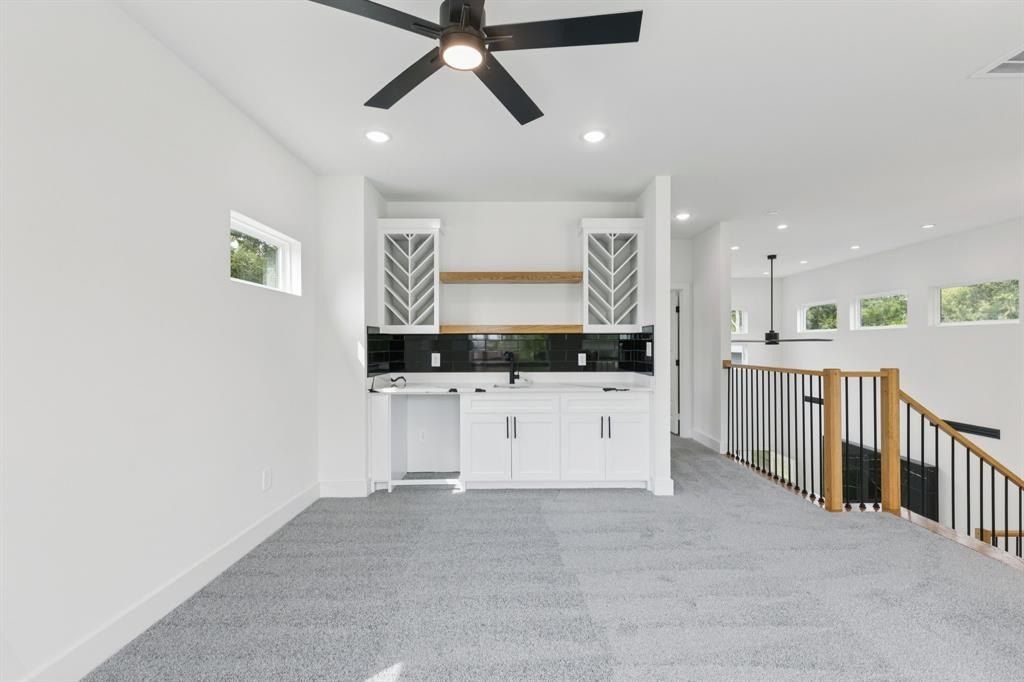 4715 S Denley Drive. Dallas, TX 75216