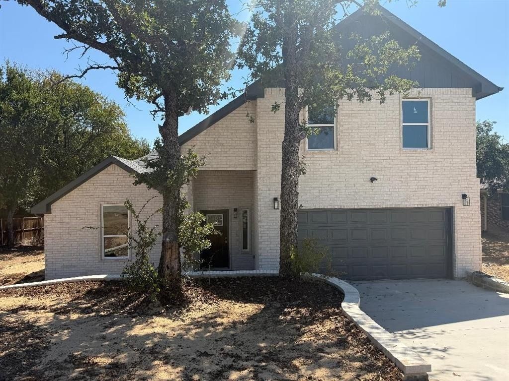 504 Bellaire Circle. Mineral Wells, TX 76067