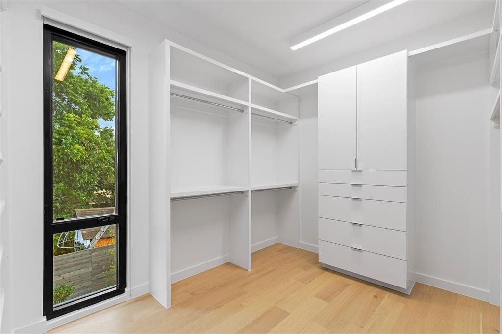 5029 Pershing Street. Dallas, TX 75206