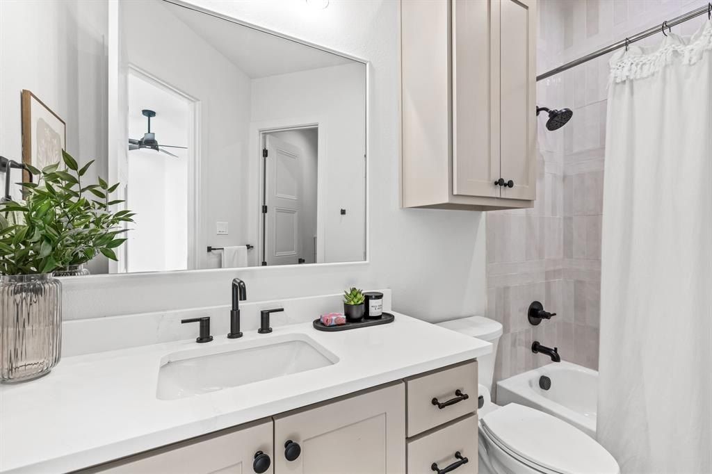 2005 Meadowlark Court. Aledo, TX 76008