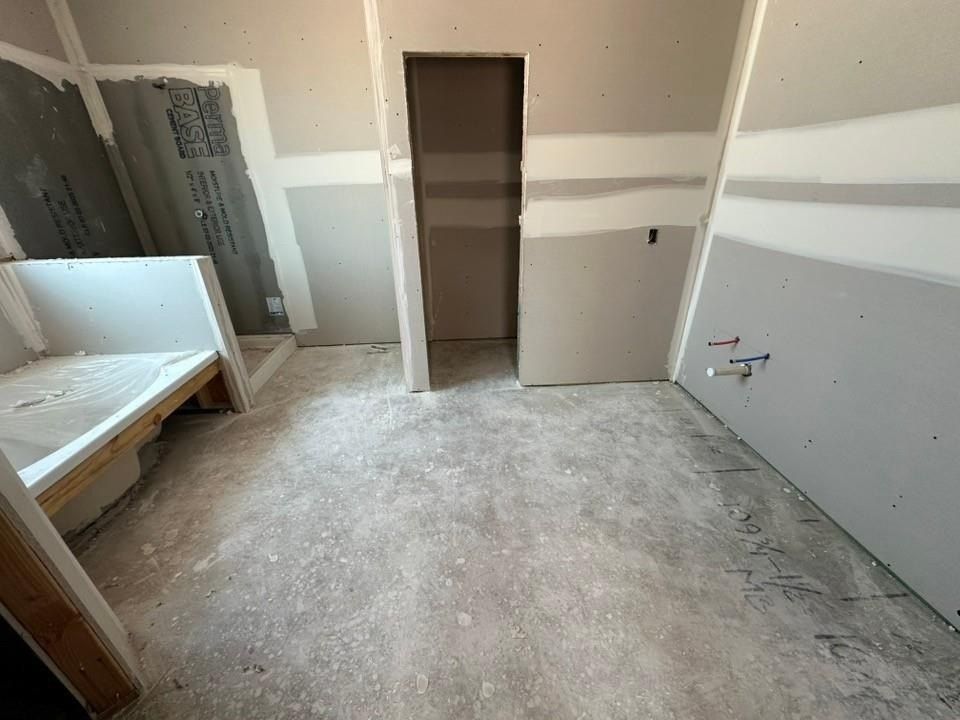 1232 Sabine River Lane. Springtown, TX 76082