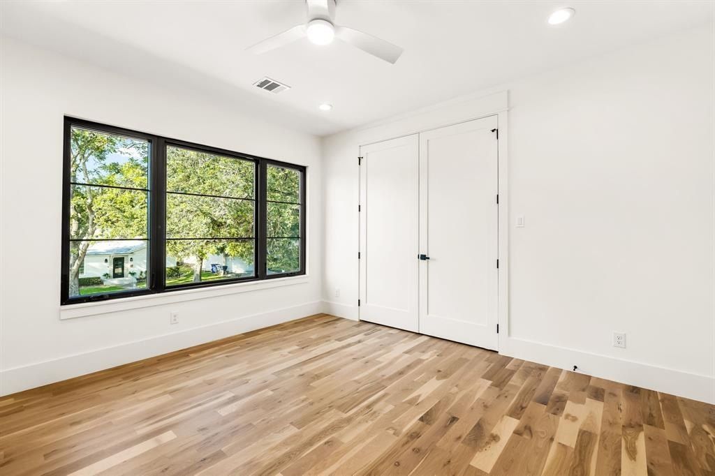 4902 Wateka Drive. Dallas, TX 75209