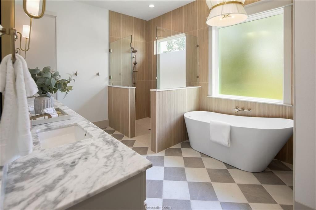 7933 Stiteler Drive. Bryan, TX 77808