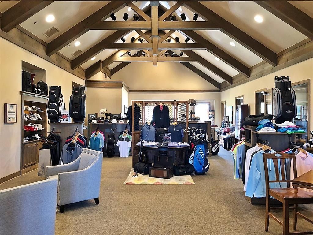 205 Mission Hills Drive. Gordonville, TX 76245