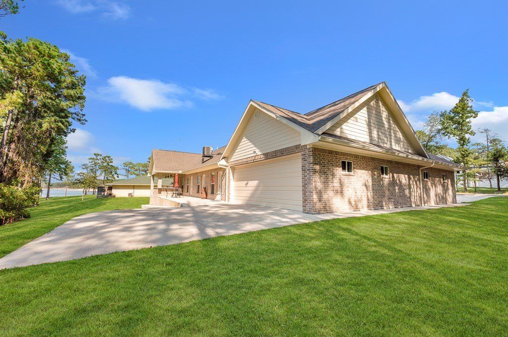 350 Lakeway. Brookeland, TX 75931