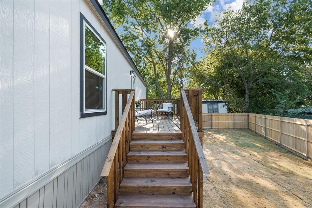 1121 Pawnee Trail. Granbury, TX 76048