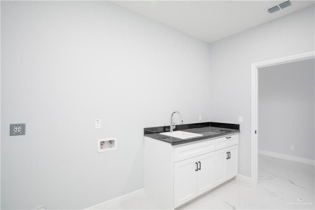 1107 W I Street. Mission, TX 78572