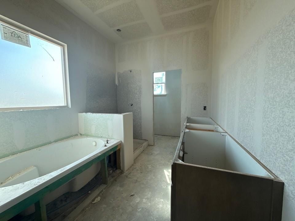 1030 County Road 200. Valley View, TX 76272