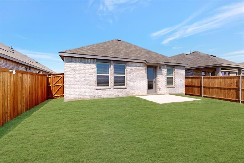 7325 Spicebush Drive. Krum, TX 76249