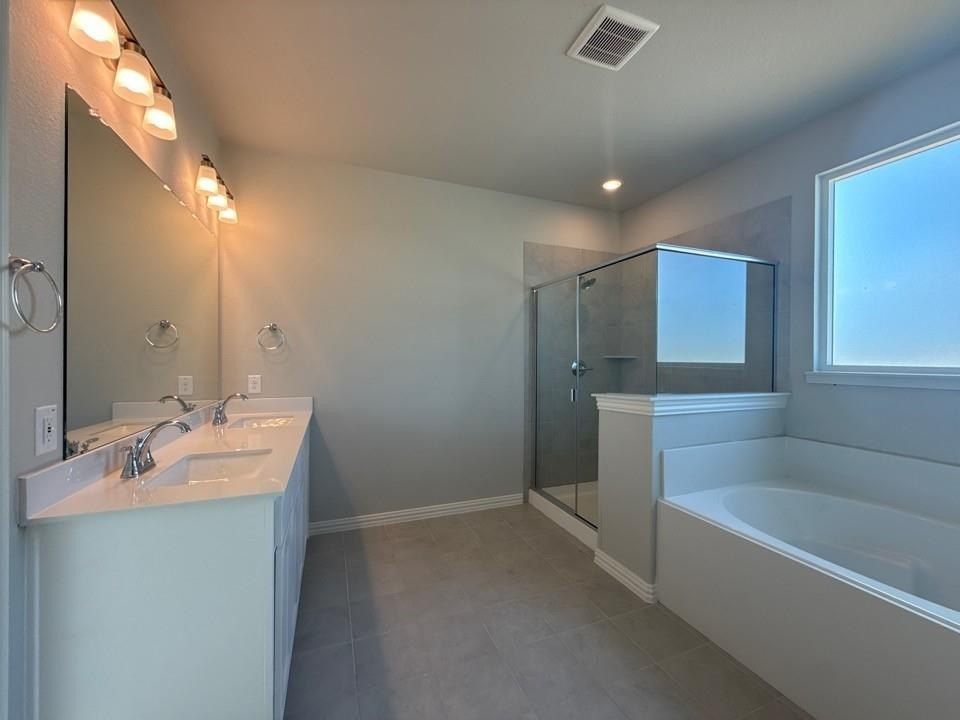 1110 County Road 200. Valley View, TX 76272