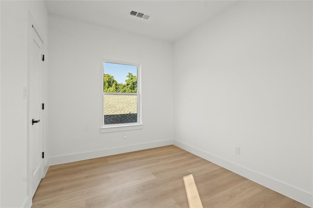 2406 Scott Street. Dallas, TX 75215