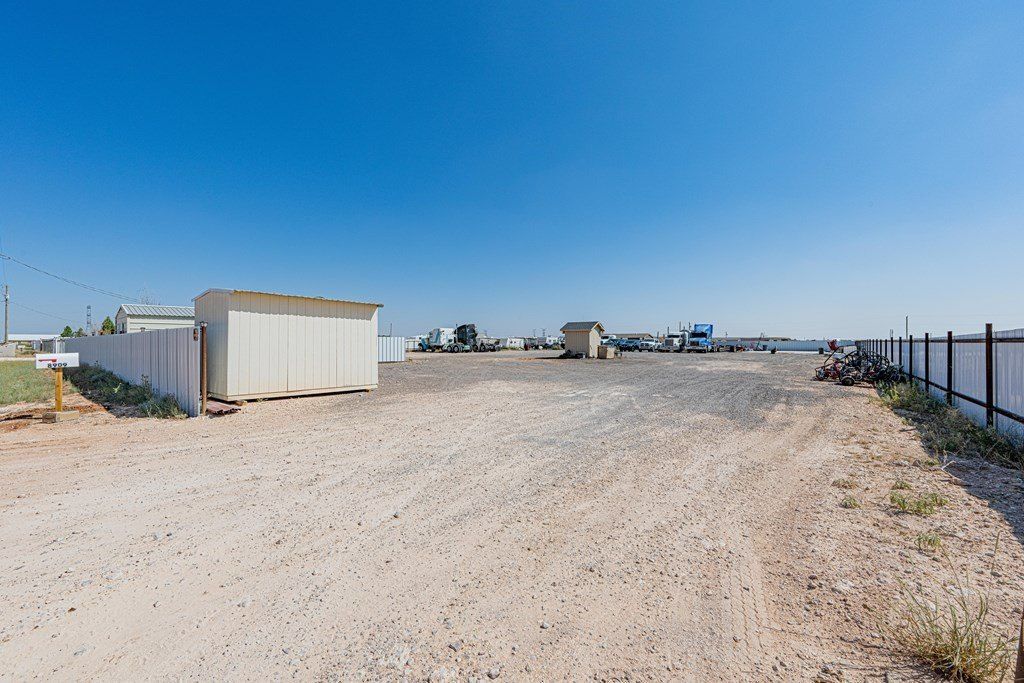 8909 S County Rd 1157. Midland, TX 79706