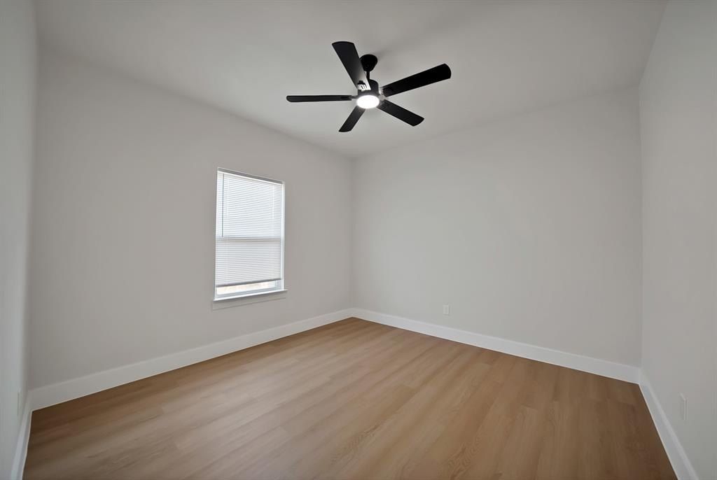 2806 Nw 17Th Street. Fort Worth, TX 76106