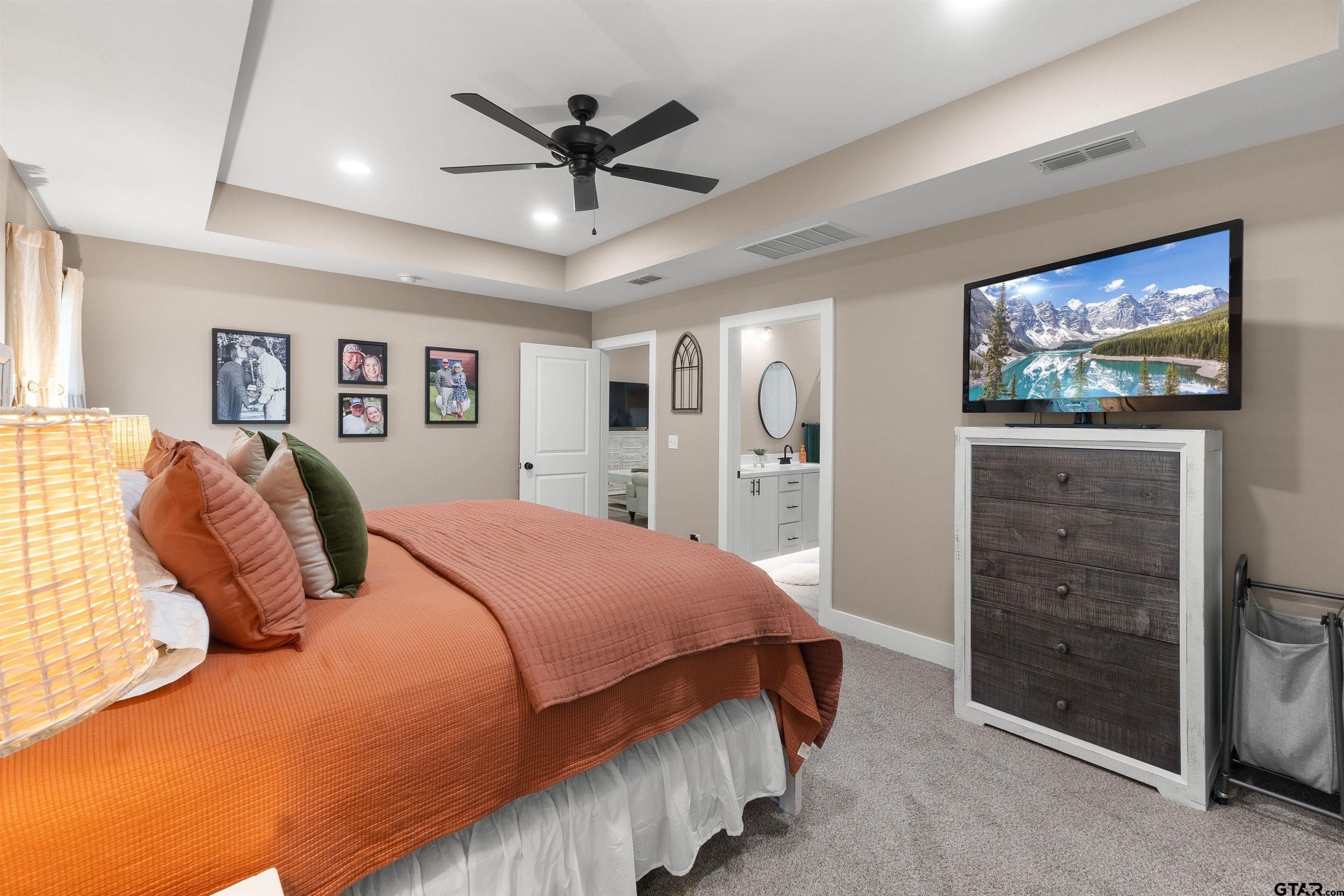 16210 Crossing Circle. Lindale, TX 75771