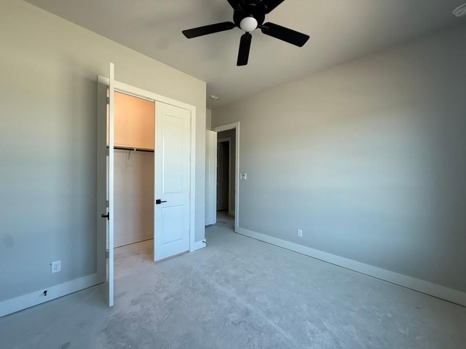 1445 Julian Drive. Van Alstyne, TX 75495