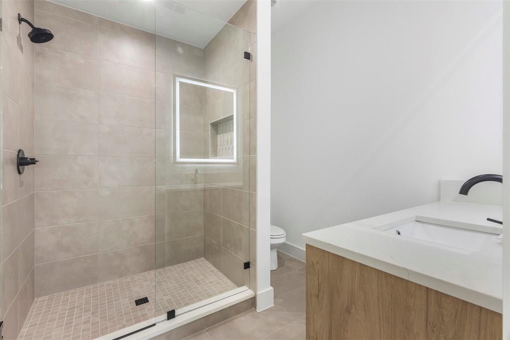 5611 Ellsworth Avenue. Dallas, TX 75206