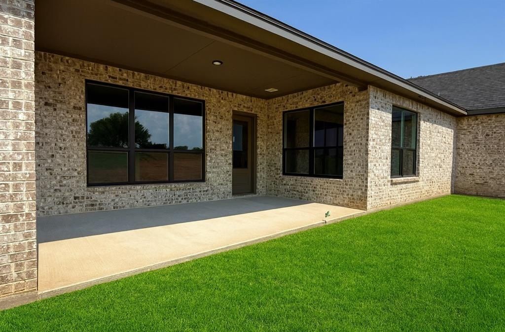 1005 Lilly Lane. Weatherford, TX 76088