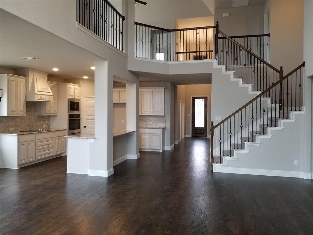 2708 Silo Lane. Van Alstyne, TX 75495