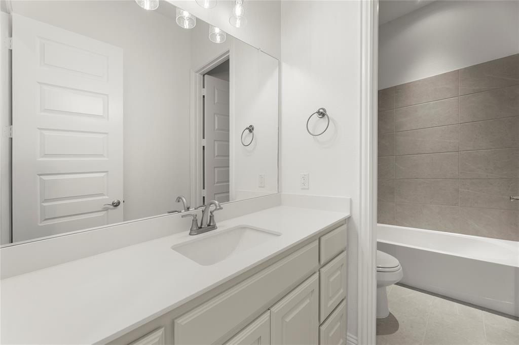 1419 Canadian Lane. Van Alstyne, TX 75495