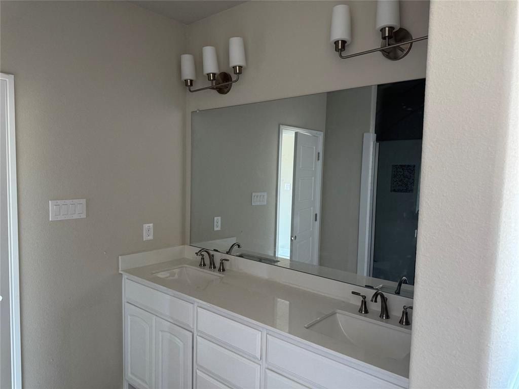 1033 Nighthawk Trail. Alvarado, TX 76009