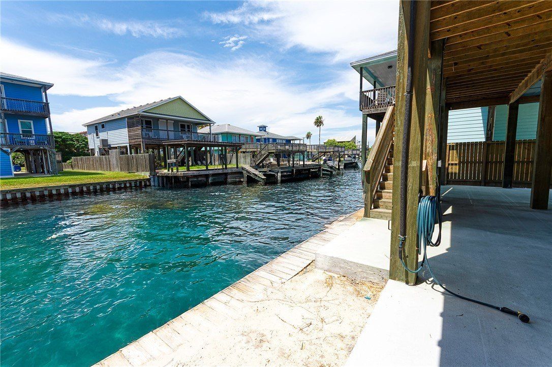 4021 Summit Drive. Corpus Christi, TX 78418