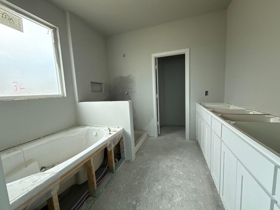 1080 County Road 200. Valley View, TX 76272