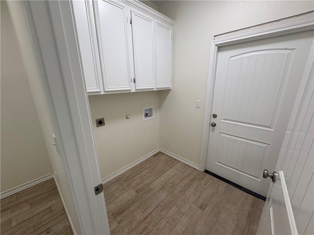 2990 Mayfield. Ingleside, TX 78362