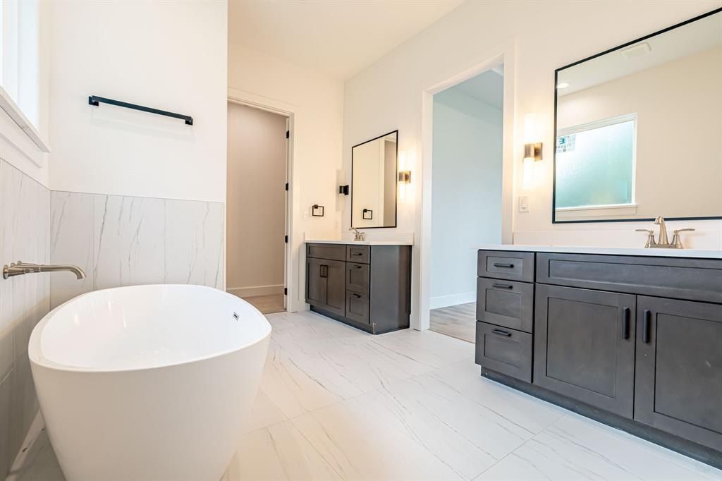 554 Helena Drive. Granbury, TX 76048