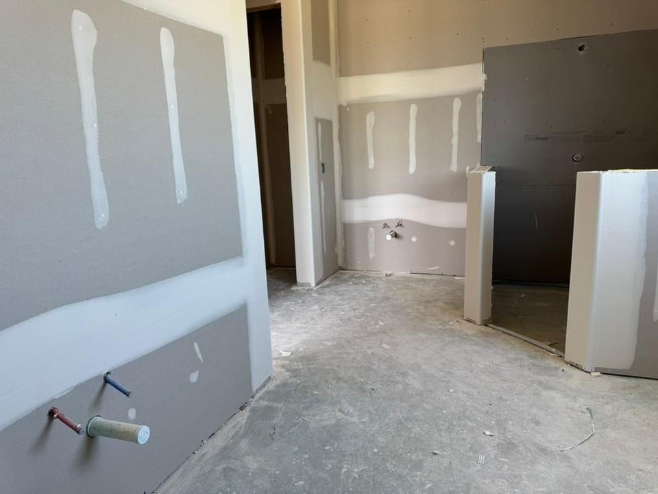 2516 Pyrite Street. Krum, TX 76249