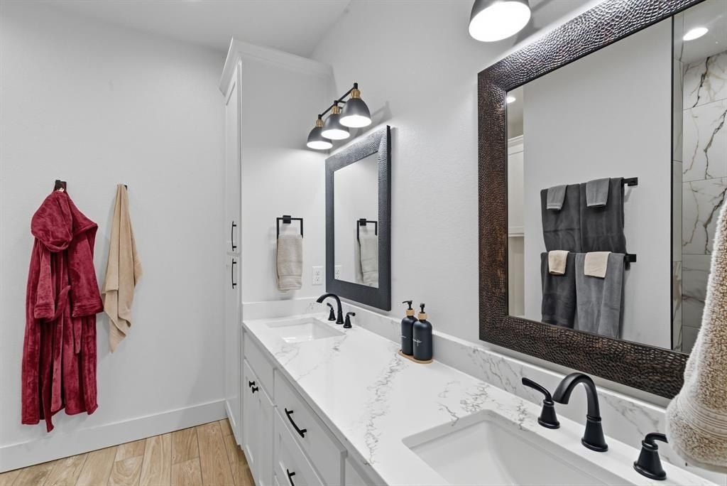 245 Creek Crossing Street. Alvord, TX 76225