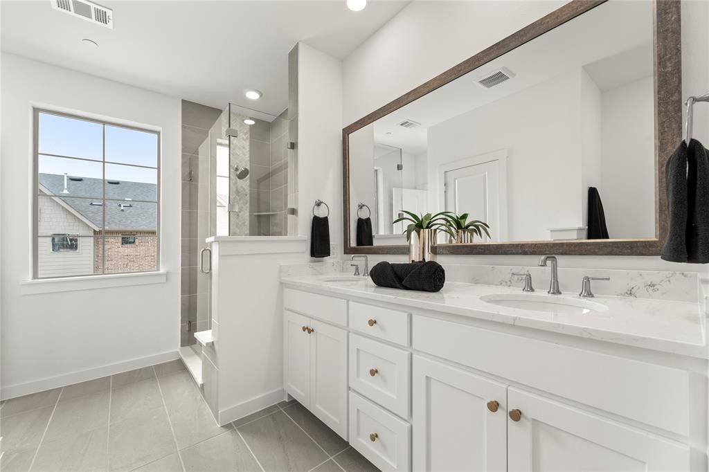 1217 Armstrong. The Colony, TX 75056