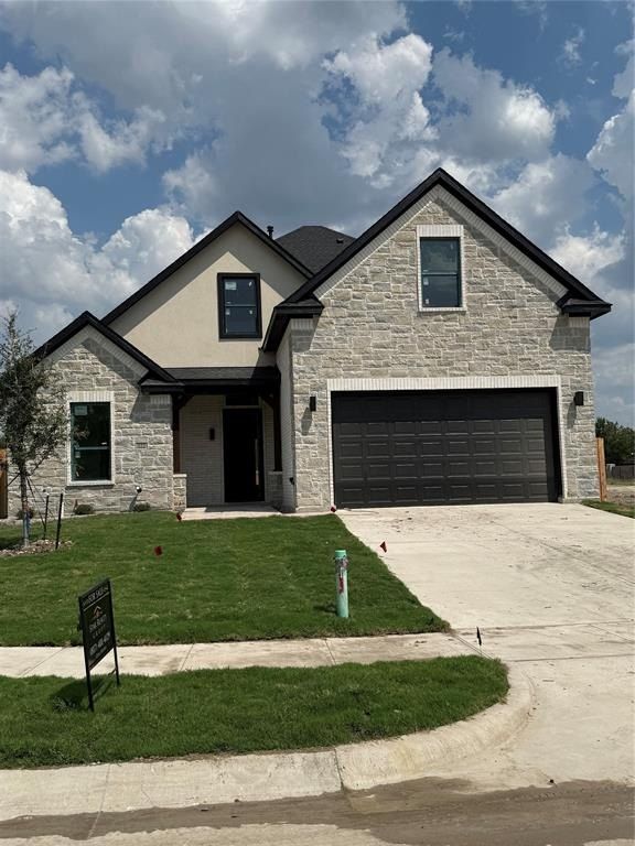 122 Yvonne Street. Red Oak, TX 75154