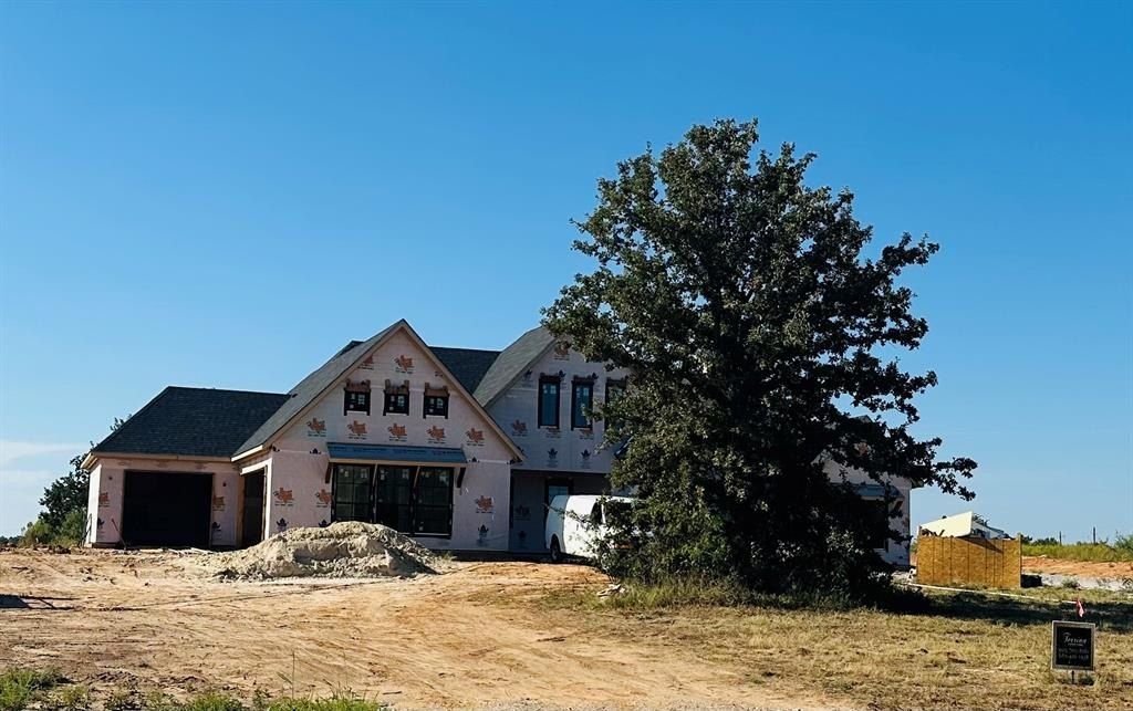 1008 Old Oaks Court. Weatherford, TX 76087