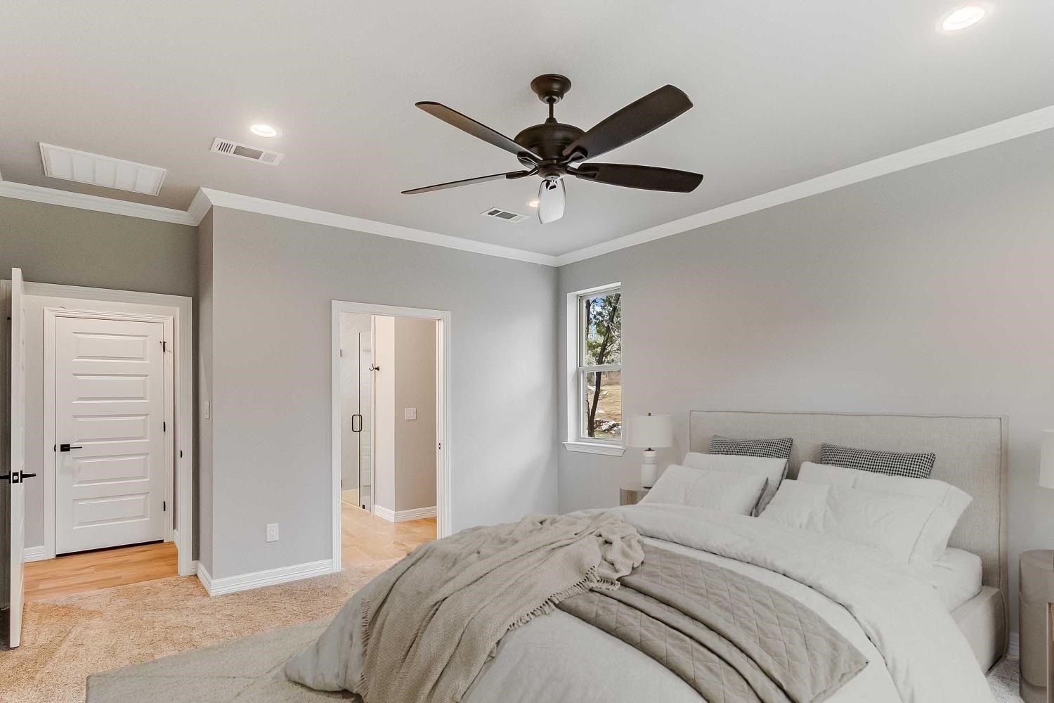 914 W Oakridge Drive. Marble Falls, TX 78654