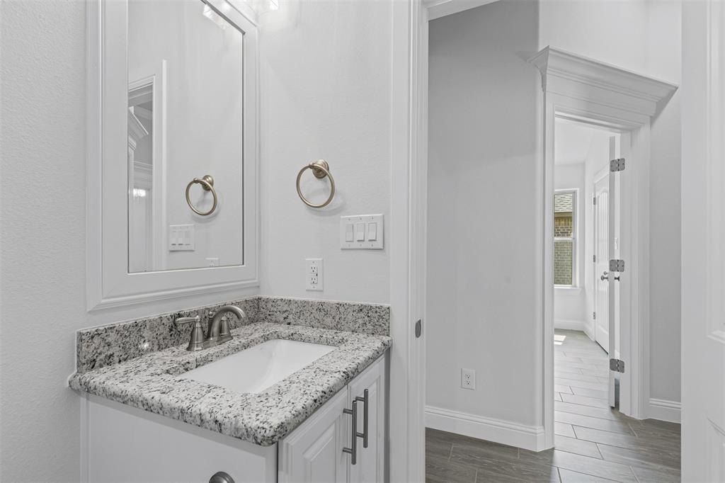 624 Jameson. Springtown, TX 76082