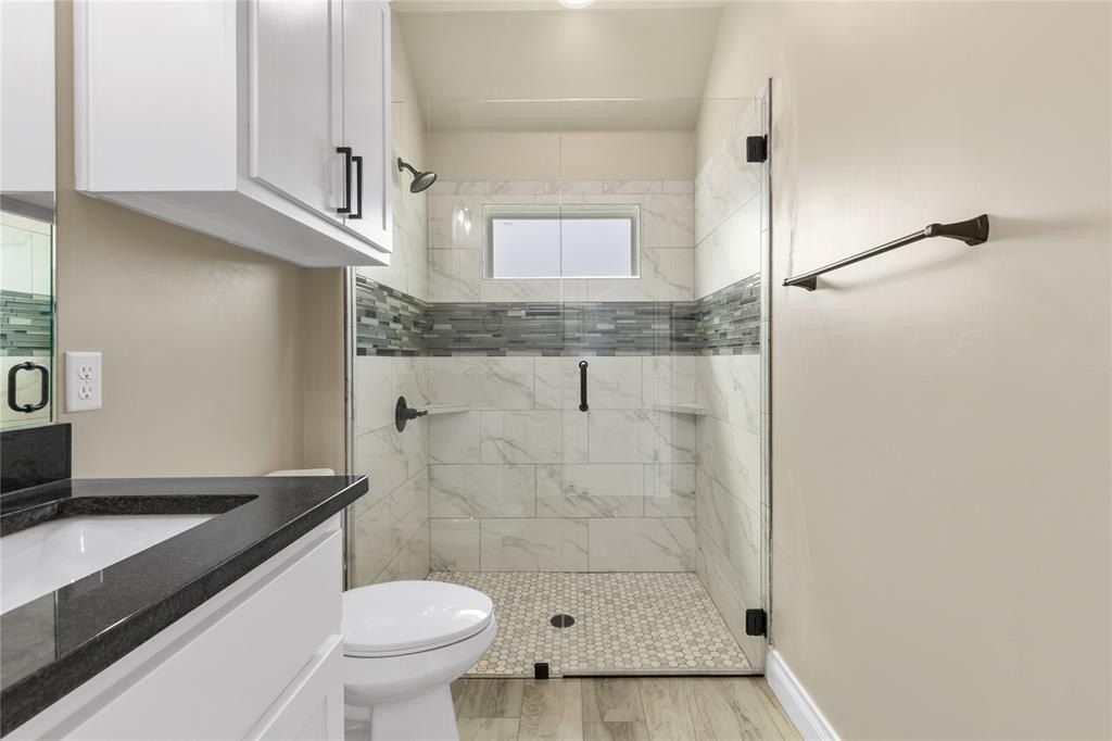 4506 E Kenwood Court. Granbury, TX 76049