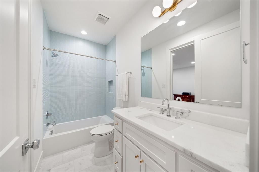 5019 Lark Lane. Dallas, TX 75209