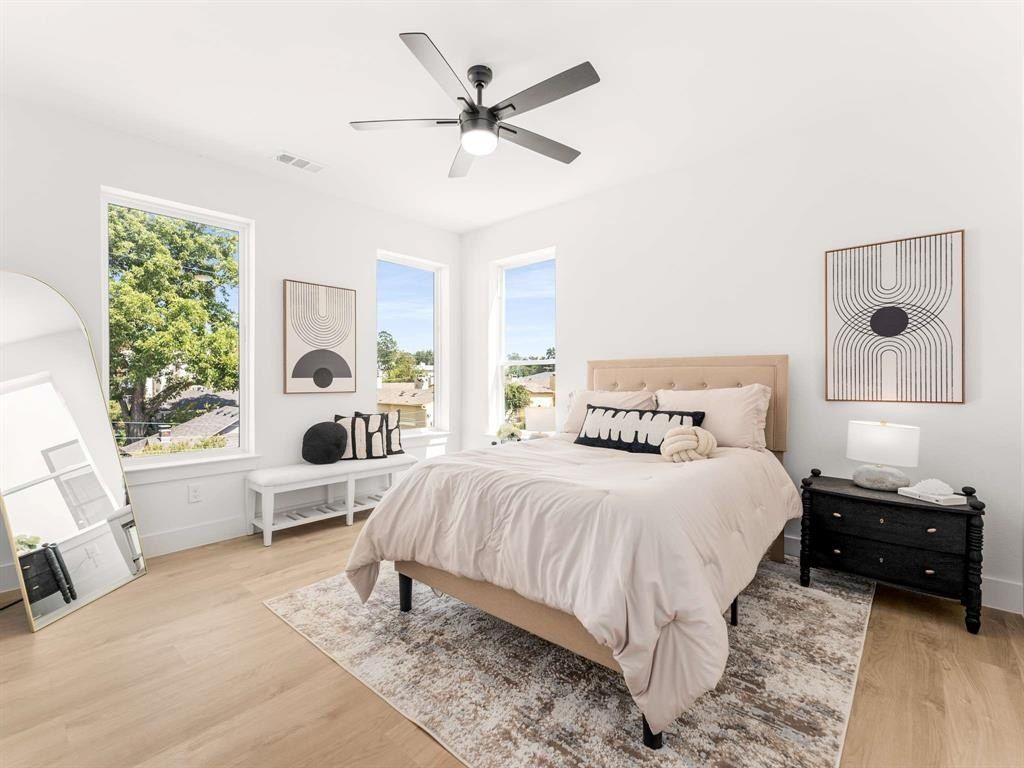 2015 N Prairie Avenue. Dallas, TX 75204