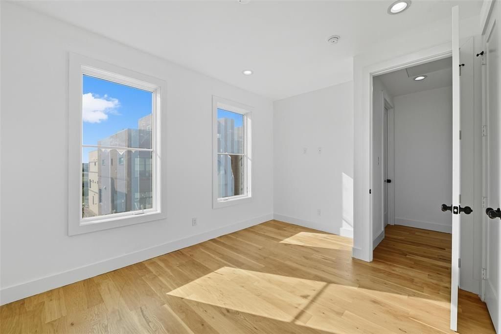 421 S Rayner Street. Fort Worth, TX 76111