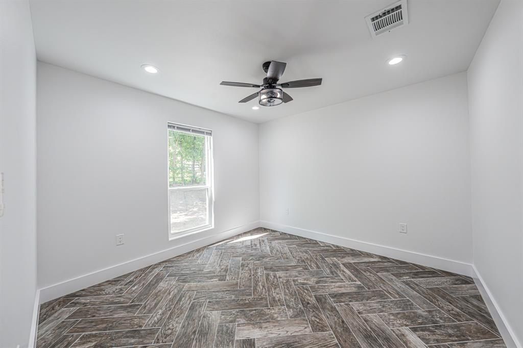 3712 Oak Meadow Street. Granbury, TX 76048