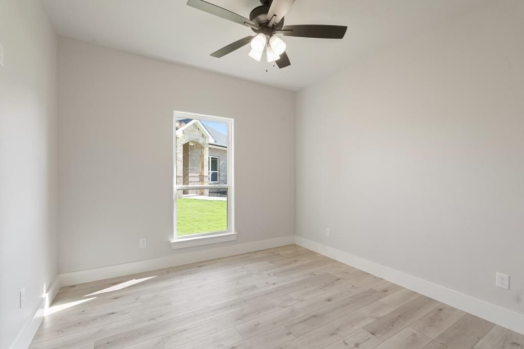 717 Cobblestone Cir. Mabank, TX 75147