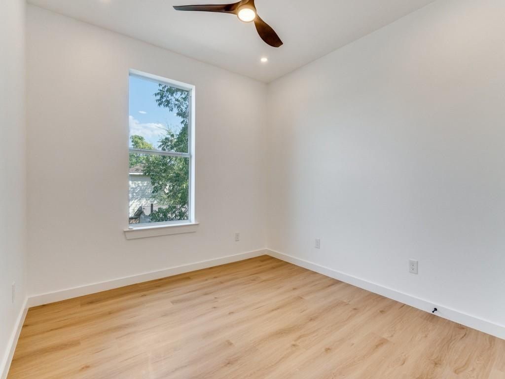 632 Melba Street. Dallas, TX 75208