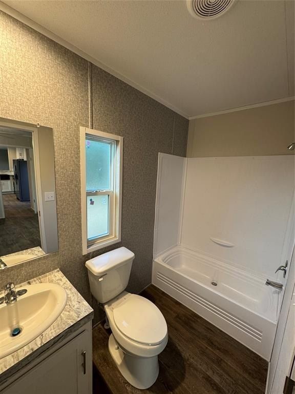 2225 Woodview Trail. Granbury, TX 76048