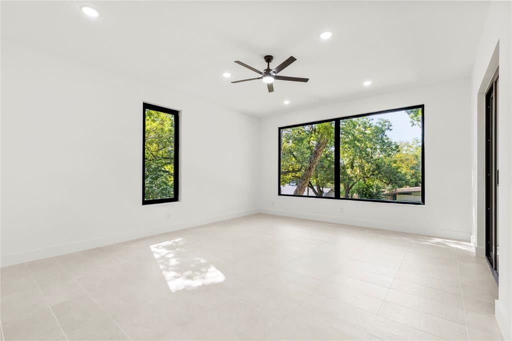 10434 Vinemont Street. Dallas, TX 75218