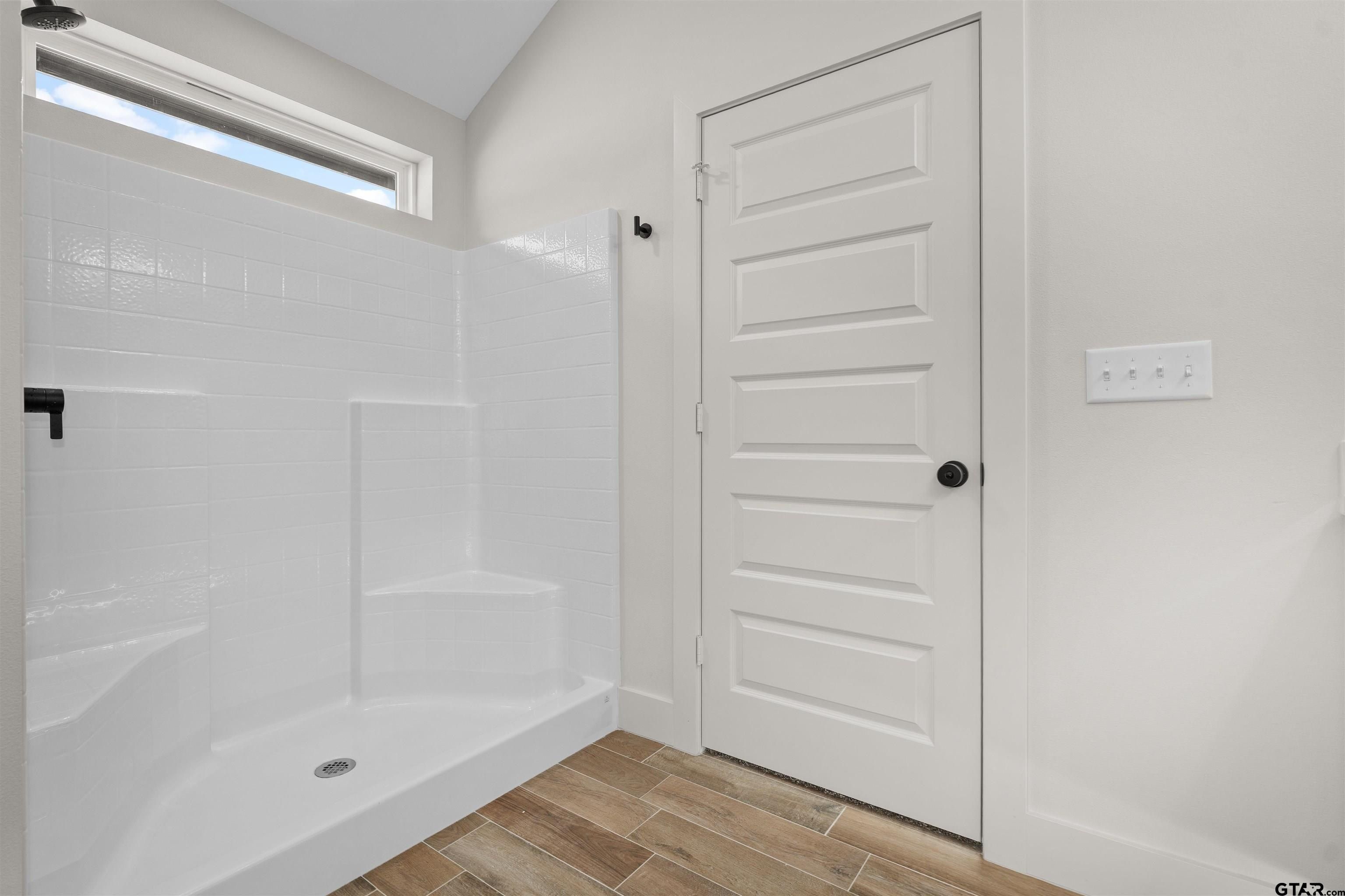 16525 Crossing Circle. Lindale, TX 75771